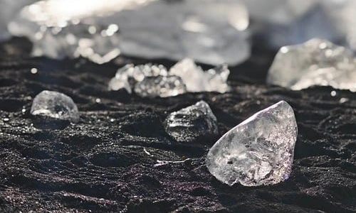 Conhecimento Aberto e Diamond Open Access: um Ensaio Crítico sobre a Democratização da Ciência